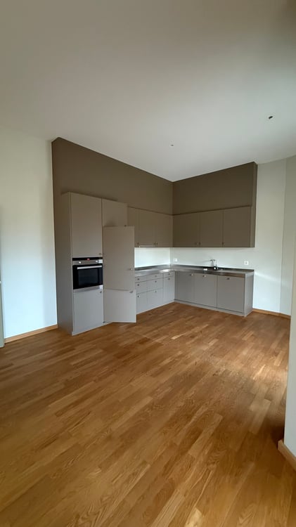 Moderne 1.5-Zimmer-Wohnung mit Balkon in Zürich Seebach 3