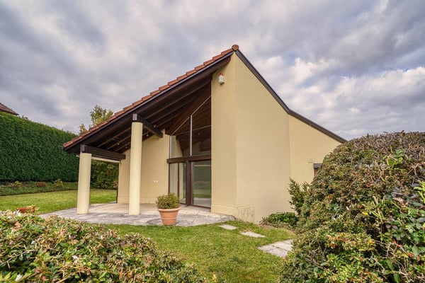 1.5-Zimmer-Doppeleinfamilienhaus mit Panorama-Aussicht in Pfaffhausen 7