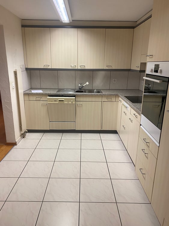 Moderne 1.5-Zimmer-Wohnung mit Kamin und Balkon in Walde AG 3