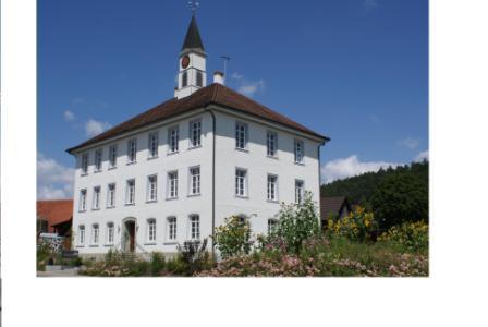 Exklusive 1 1/2 Zimmer Wohnung in historischem Gebäude 1