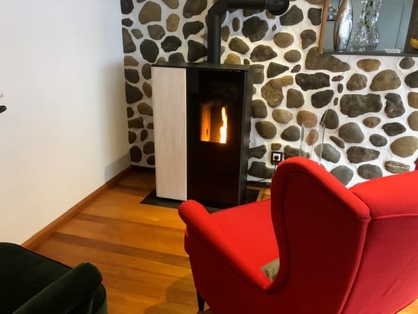 Charmantes 1.1-Zimmer-Haus mit renovierter  Werkstatt und Lager in Niederstetten 2