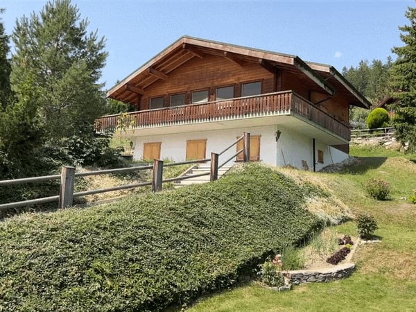 Magnifique chalet alpin de 2.5 pièces à Crans-Montana 1