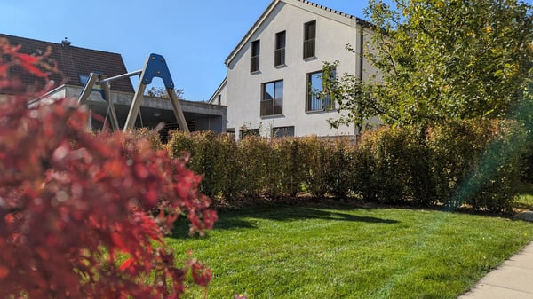 Moderne 1.5-Zimmer-Maisonette-Wohnung mit Garten in Erlinsbach 1