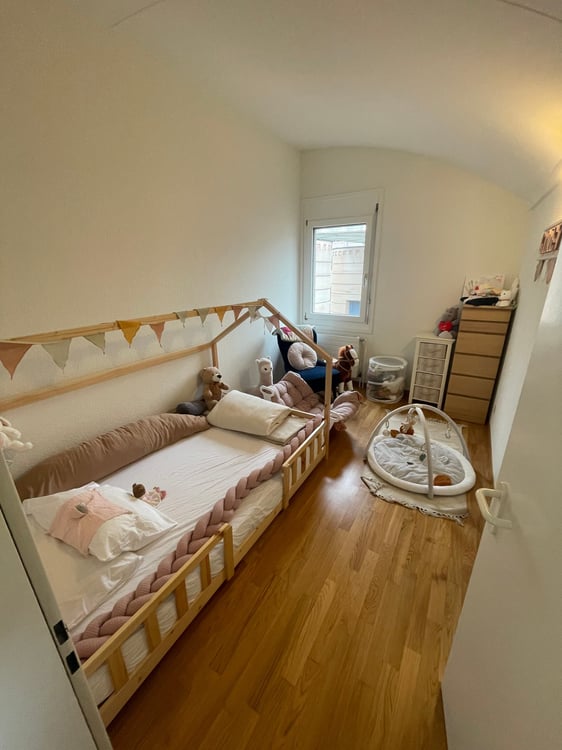 Spacious 1.5-room family apartment with balcony and garage in Nyon 3