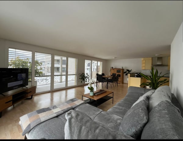 Moderne 1.5-Zimmer-Wohnung mit Gartensitzplatz in Oberägeri 3