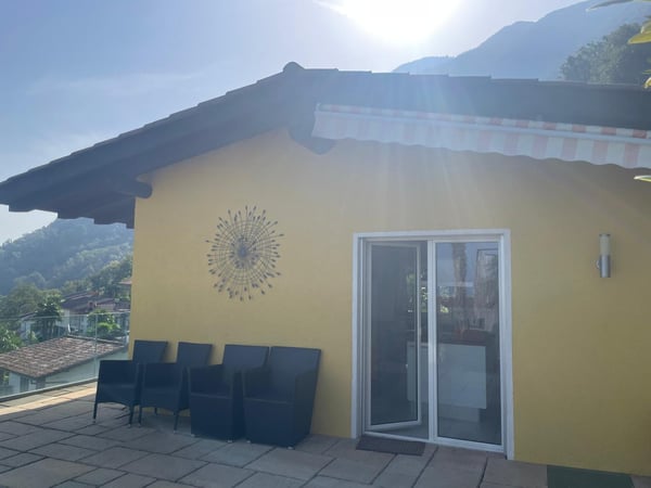 Einfamilienhaus mit Traumseesicht & grosser Terrasse - mediterranes Wohnen im Tessin 12