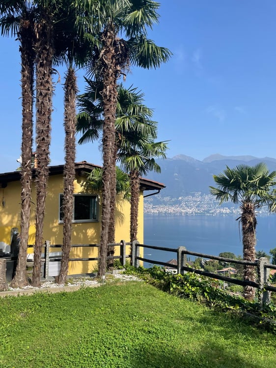 Einfamilienhaus mit Traumseesicht & grosser Terrasse - mediterranes Wohnen im Tessin 13
