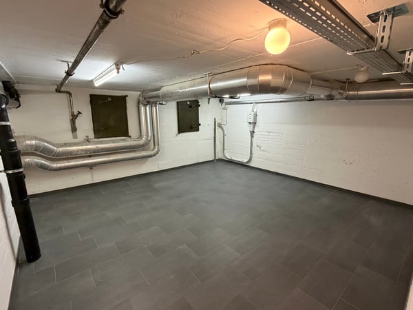 Hobby- / Bastelraum zu vermieten – 6 m² – neu gefliest – Zentral 1