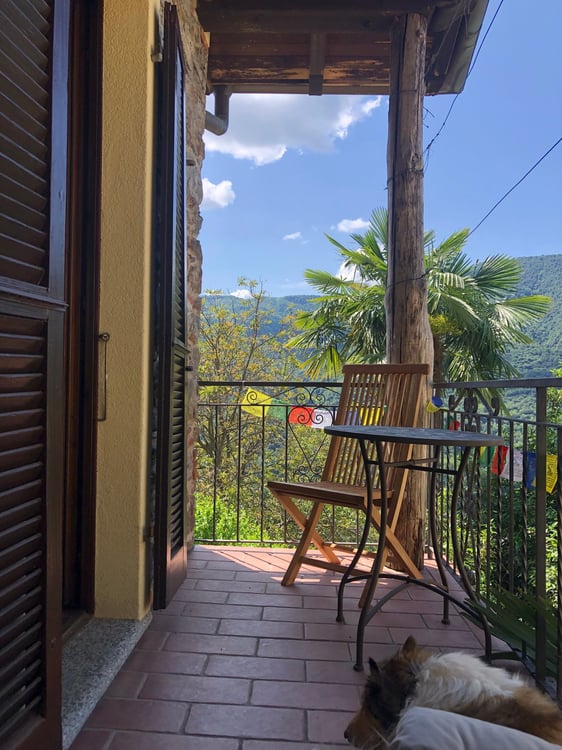 Sonnige Wohnung in Monteggio-Paese mit traumhafter Bergsicht und eigenem Garten 3