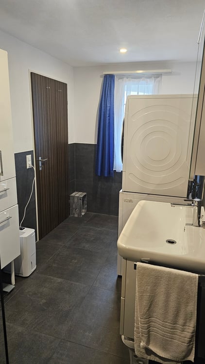 Moderne 1.5-Zimmer-Wohnung an ruhiger Lage in Siebnen 7