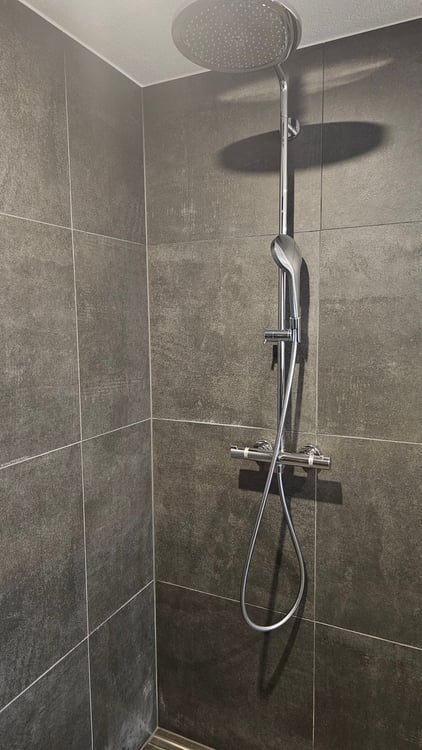 Moderne 1.5-Zimmer-Wohnung an ruhiger Lage in Siebnen 8