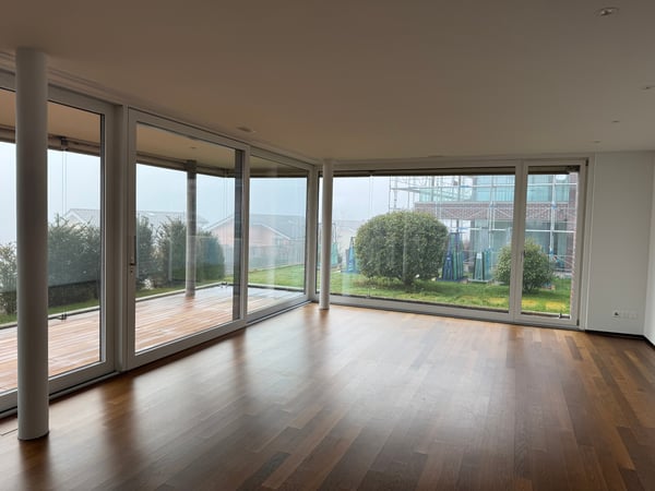 Exklusive 1.5-Zimmer-Wohnung mit Bergsicht & privatem Garten in Stetten (SH) 1