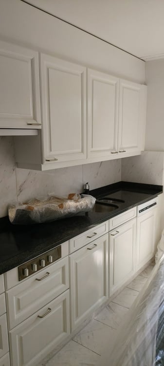 Charmante 1.5-Zimmer-Wohnung mit Seeblick in Herrliberg 2