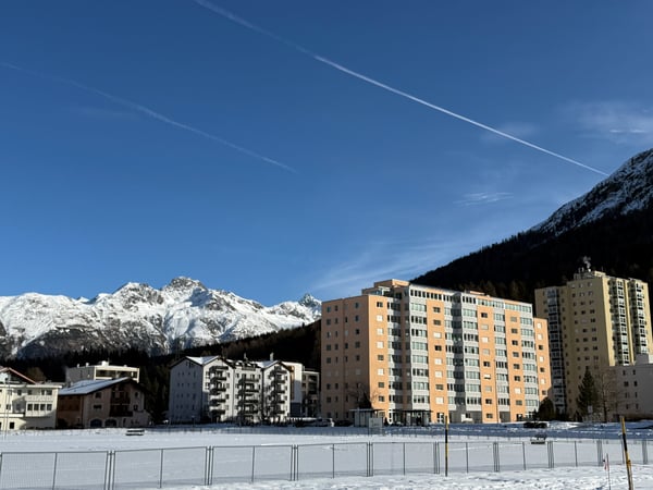 Grosszügige, sonnige 1.5-Zimmer-Wohnung an zentraler Lage in St. Moritz-Bad 1