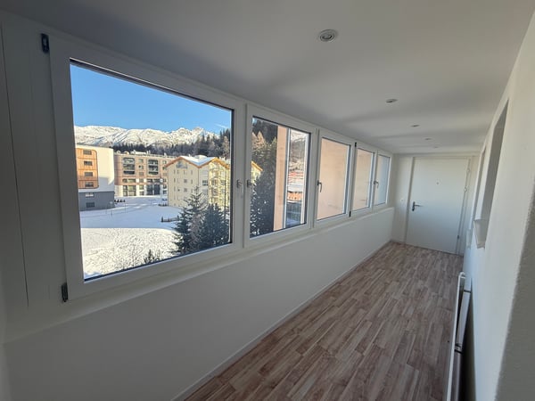 Grosszügige, sonnige 1.5-Zimmer-Wohnung an zentraler Lage in St. Moritz-Bad 2