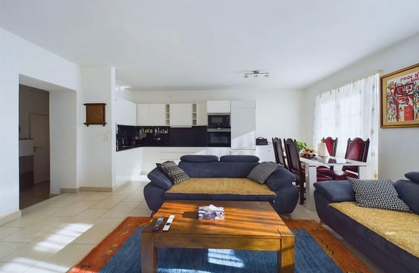 Edificio residenziale-commerciale con 3 locali a Sementina 14