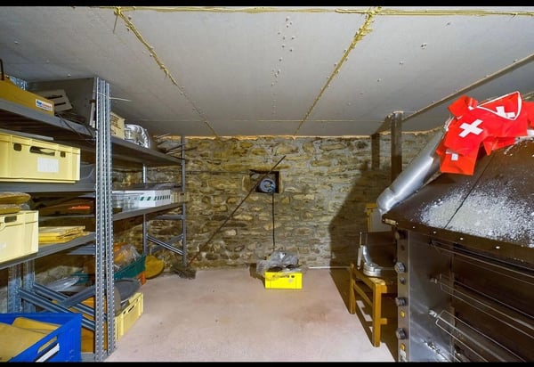 Edificio residenziale-commerciale con 3 locali a Sementina 10