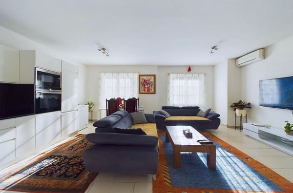 Edificio residenziale-commerciale con 3 locali a Sementina 16