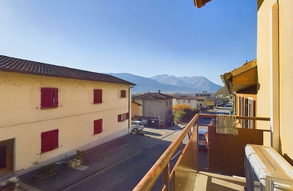 Edificio residenziale-commerciale con 3 locali a Sementina 23