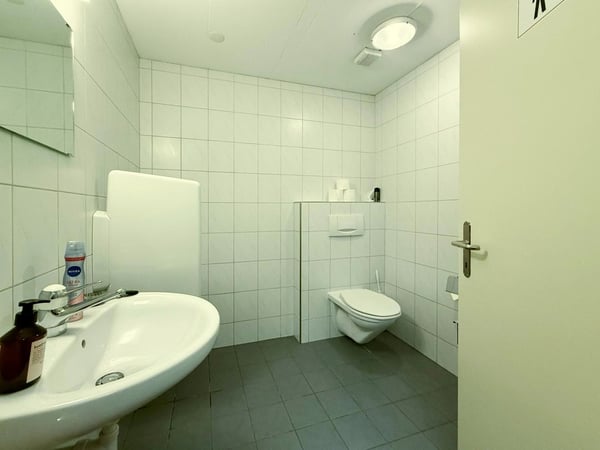 Büro oder Studio mit exklusivem Loft-Potenzial 9