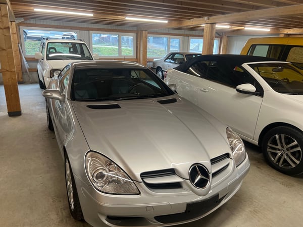 Moderne Garagenbox in Bösingen zu vermieten ( bis zu 8 Boxen. Abtrennung möglich ) 3