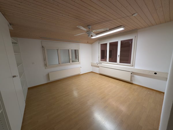 Günstige, helle Büros/Atelier  ab 3 m2 - 17 m2, Total ca. 100 m2 5