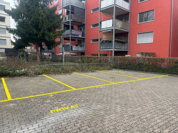 Aussenparkplatz nähe Bahnhof Dietikon 4