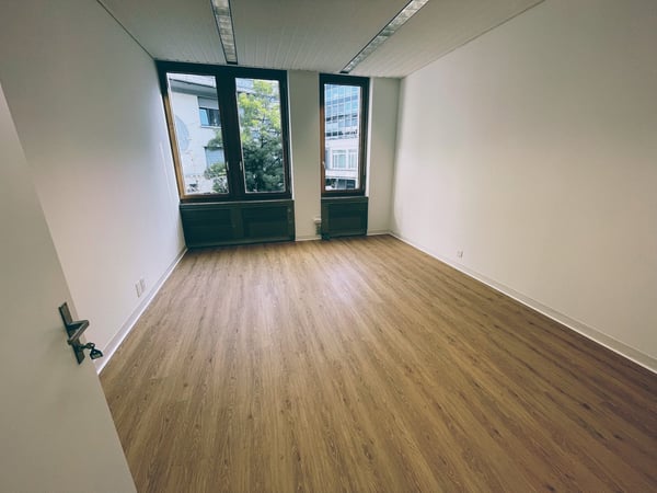 Einzelbüro im Zentrum Zug + Sitzungszimmer 4