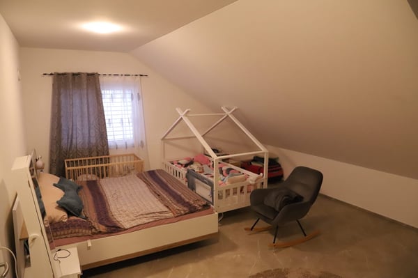 Moderne 1.5-Zimmer-Doppelfamilienhaus in Koblenz Dorf AG 12