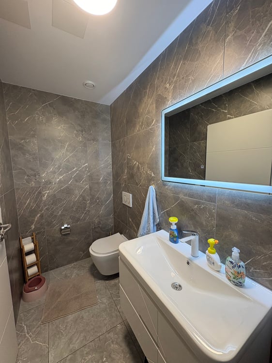 Moderne 1.5-Zimmer-Doppelfamilienhaus in Koblenz Dorf AG 7