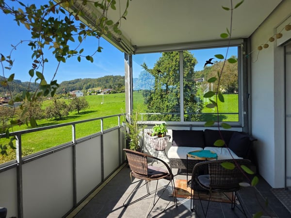 Moderne 1.5-Zimmer-Wohnung mit wunderschöner Aussicht in Villnachern 1