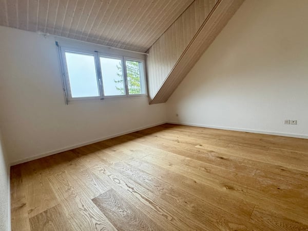 Charmante 1.5-Zimmer-Maisonette-Wohnung mit grosszügiger Galerie zu vermieten! 4