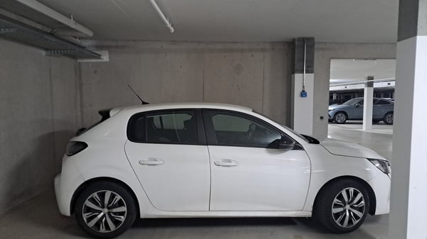 Place de parc souterraine à Nyon Petite Prairie/ Falconnier 1