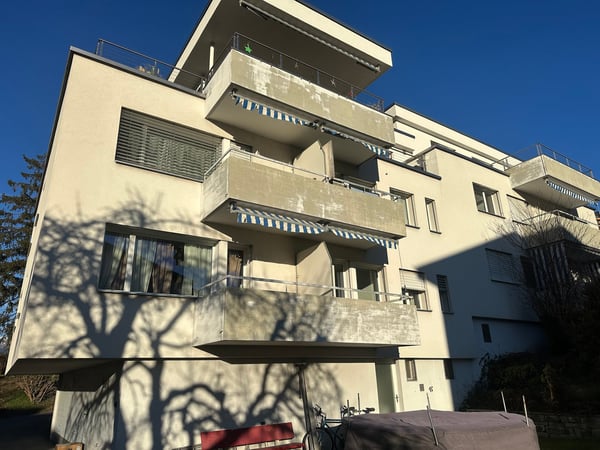 Charmante 2.5-Zimmer-Wohnung mit Balkon in Chur 1