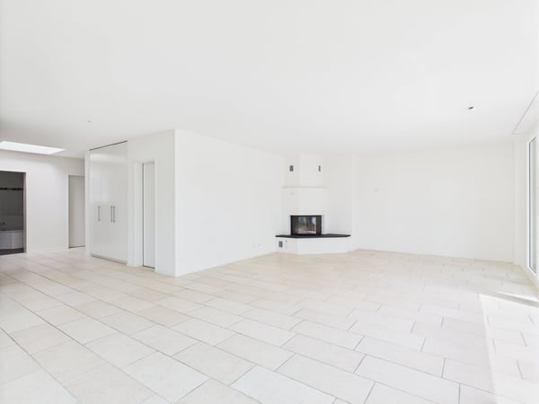 Exklusive 1.5 Zimmer Attikawohnung mit Kamin und 2 Terassen und 2 Garagenplätzen 2