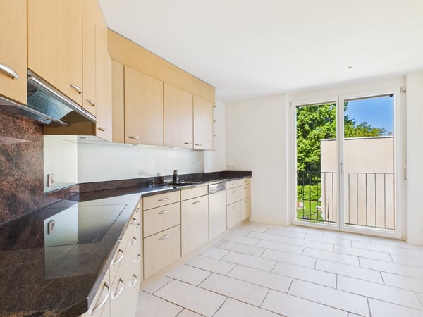 Exklusive 1.5 Zimmer Attikawohnung mit Kamin und 2 Terassen und 2 Garagenplätzen 5