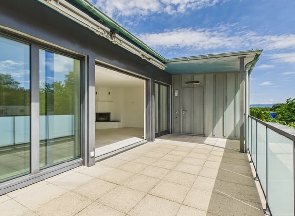 Exklusive 1.5 Zimmer Attikawohnung mit Kamin und 2 Terassen und 2 Garagenplätzen 4