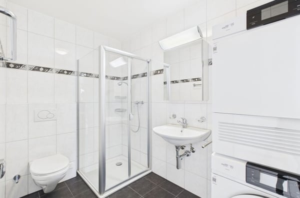 Exklusive 1.5 Zimmer Attikawohnung mit Kamin und 2 Terassen und 2 Garagenplätzen 9