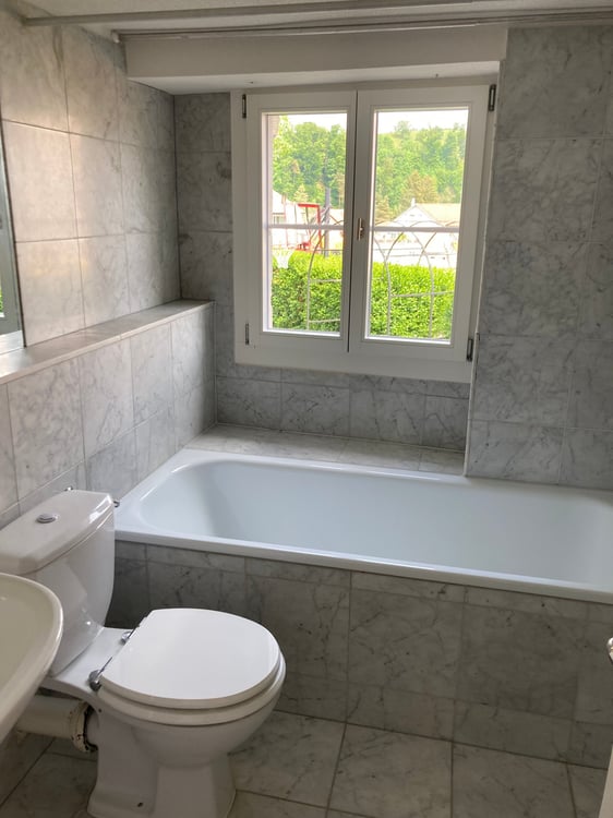 Charmante 2.5-Zimmer-Wohnung in historischem Gebäude in Langnau am Albis **BESICHTIGUNGSTERMINLINK** 5