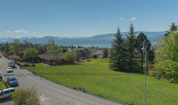 Helle 1½-Zi-Wohnung  mit sonnigem See- und Bergpanorama 3