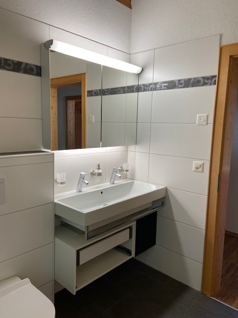 Moderne 1.5-Zimmer-Dachwohnung mit Bergblick in Klosters Dorf 5