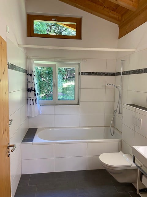 Moderne 1.5-Zimmer-Dachwohnung mit Bergblick in Klosters Dorf 4