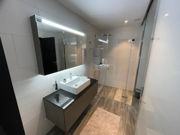 Zürich Three Point, wunderschöne, hochwertige und vollständig möblierte 1.5 Zimmer Neubauwohnung 12