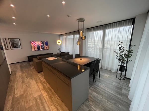 Zürich Three Point, wunderschöne, hochwertige und vollständig möblierte 1.5 Zimmer Neubauwohnung 8