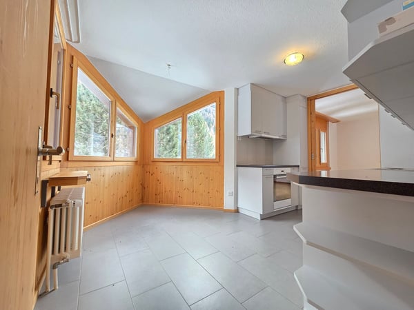 Mehrfamilienhaus mit Umschwung 6