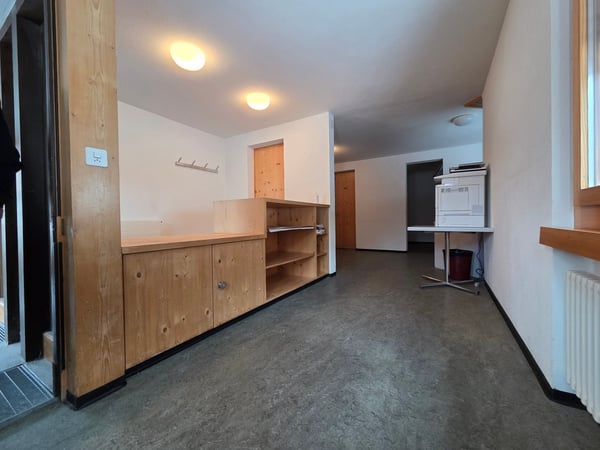 Mehrfamilienhaus mit Umschwung 2