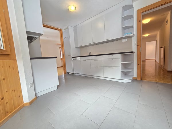 Mehrfamilienhaus mit Umschwung 5