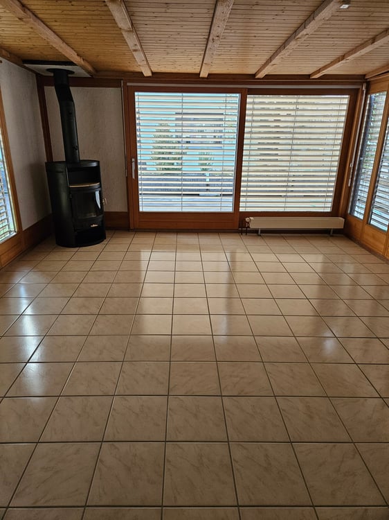 Charmante 2.5-Zimmer-Wohnung im 1. OG mit Wintergarten und Terrasse in Thun 8