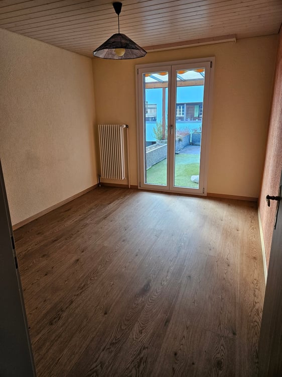 Charmante 2.5-Zimmer-Wohnung im 1. OG mit Wintergarten und Terrasse in Thun 5