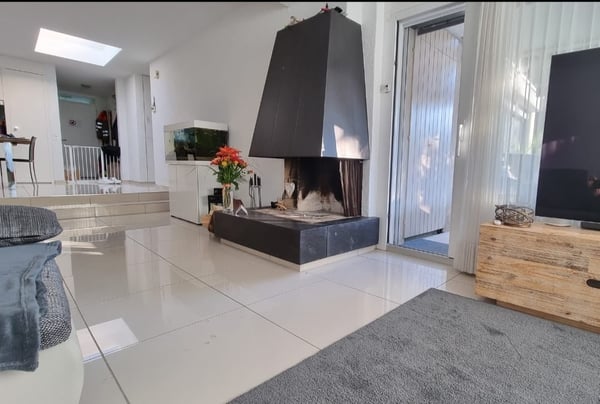 Doppeleinfamilienhaus in Adliswil mit gepflegtem Garten 8